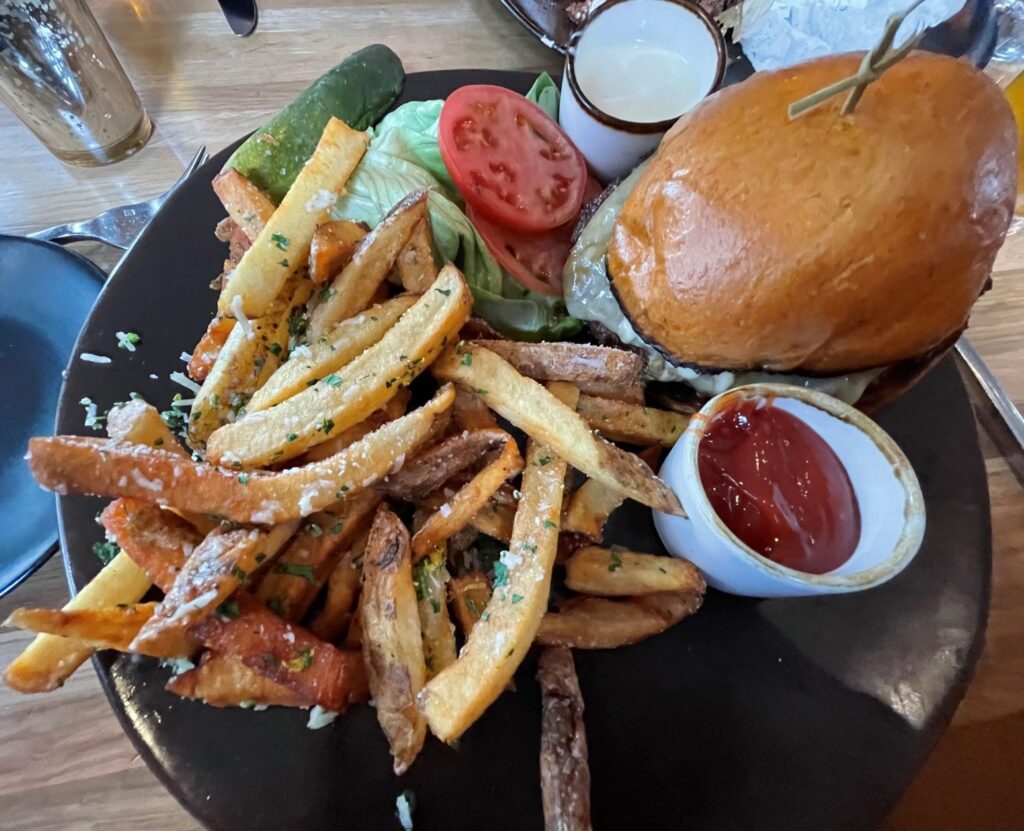 Aurum Happy Hour Burger