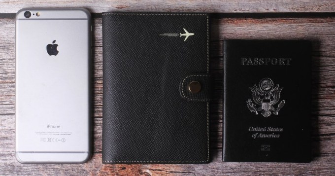 Borgasets passport holder